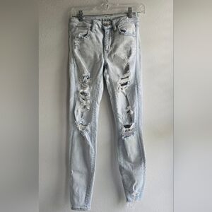 American Eagle light wash distressed high waisted jeans size 2